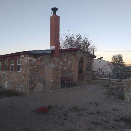 La Loma Del Chivo Llc Stone Cottage Alternative Building Маратон Екстериор снимка