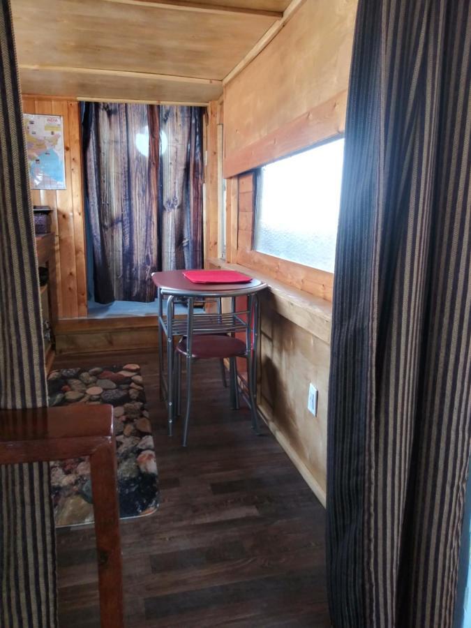 La Loma Del Chivo Llc Stone Cottage Alternative Building Маратон Екстериор снимка