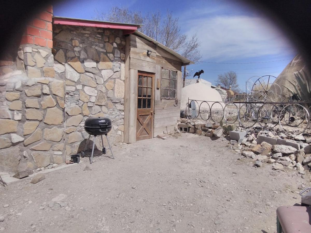 La Loma Del Chivo Llc Stone Cottage Alternative Building Маратон Екстериор снимка