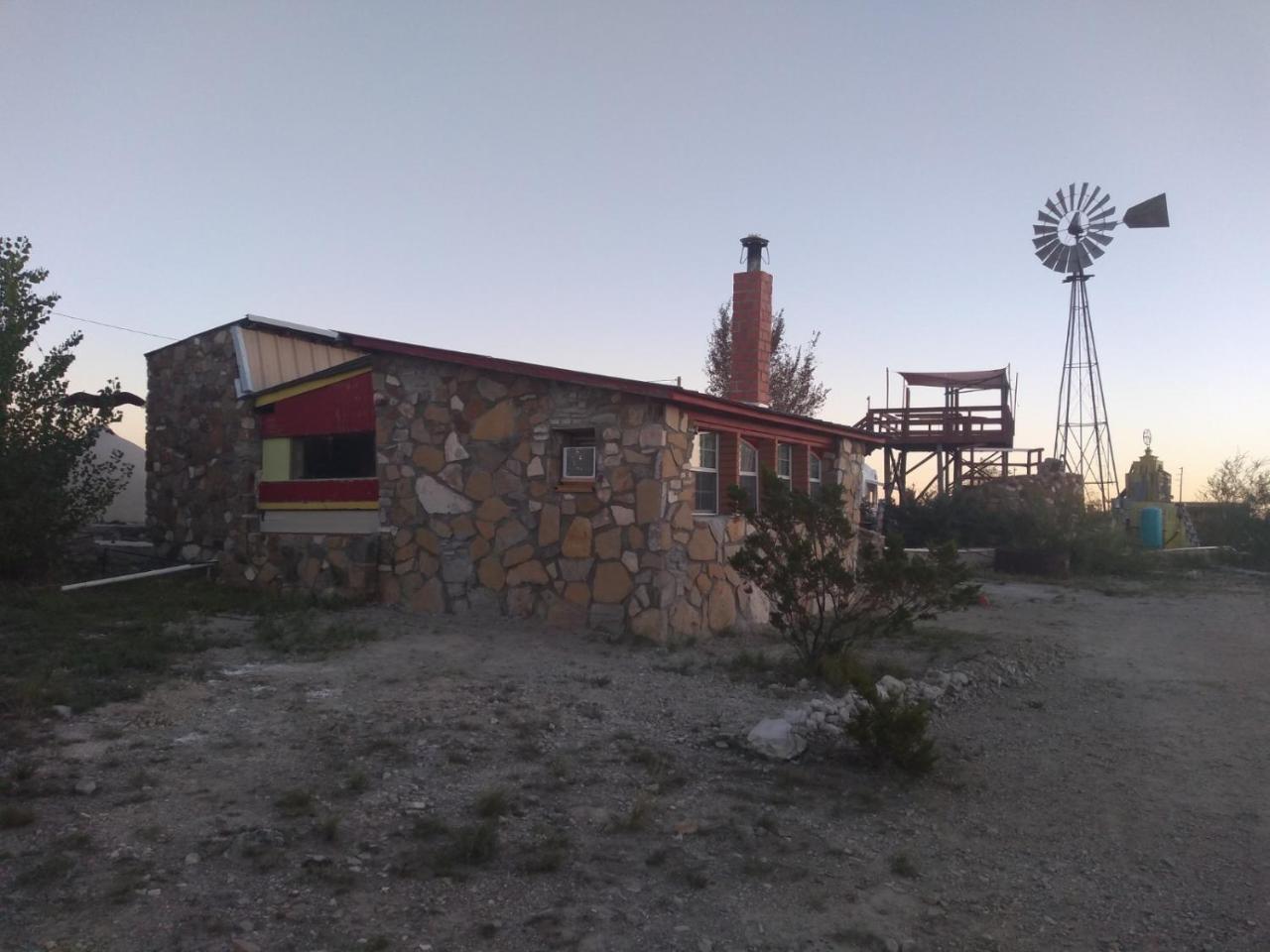 La Loma Del Chivo Llc Stone Cottage Alternative Building Маратон Екстериор снимка