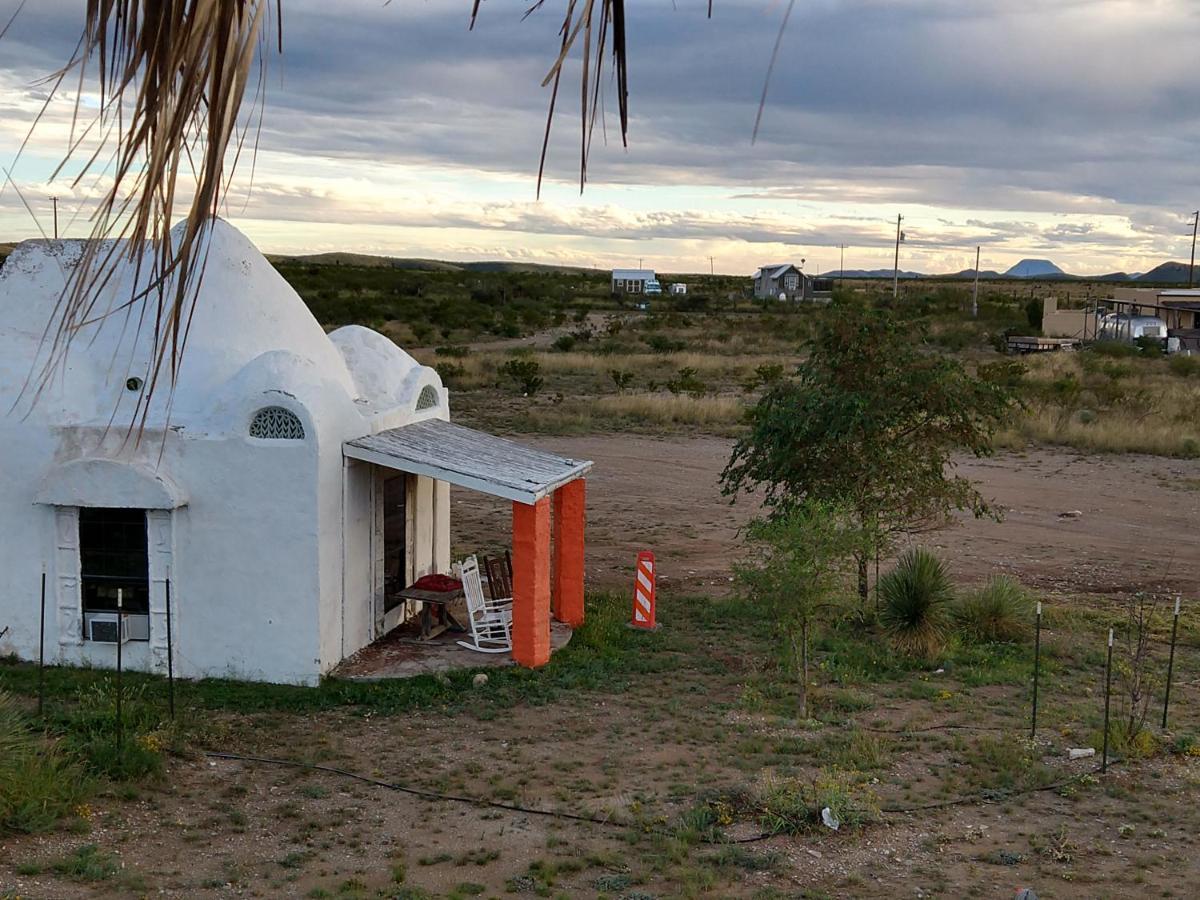 La Loma Del Chivo Llc Stone Cottage Alternative Building Маратон Екстериор снимка